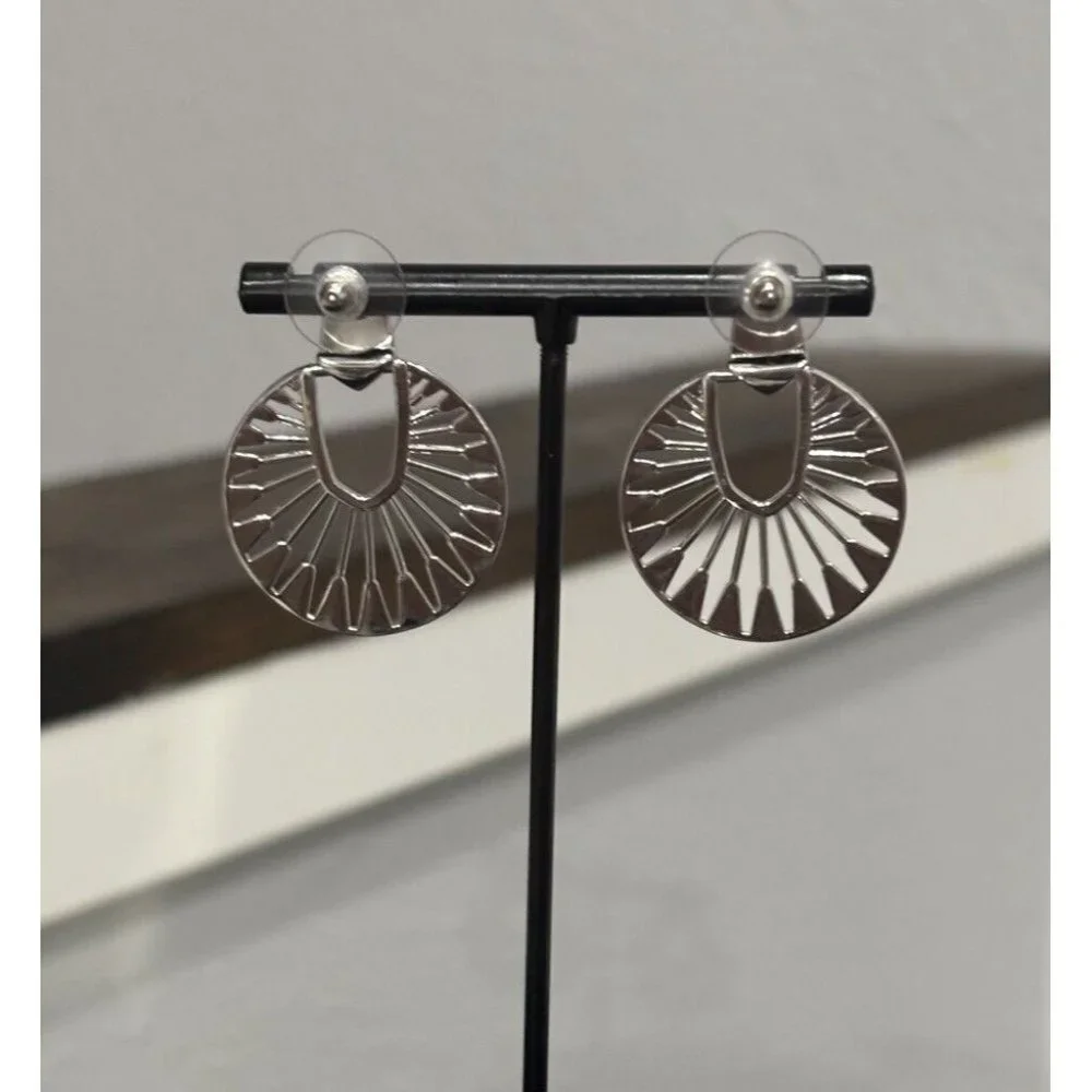 Kendra Scott Silver Fan Earrings - Picture 4 of 4